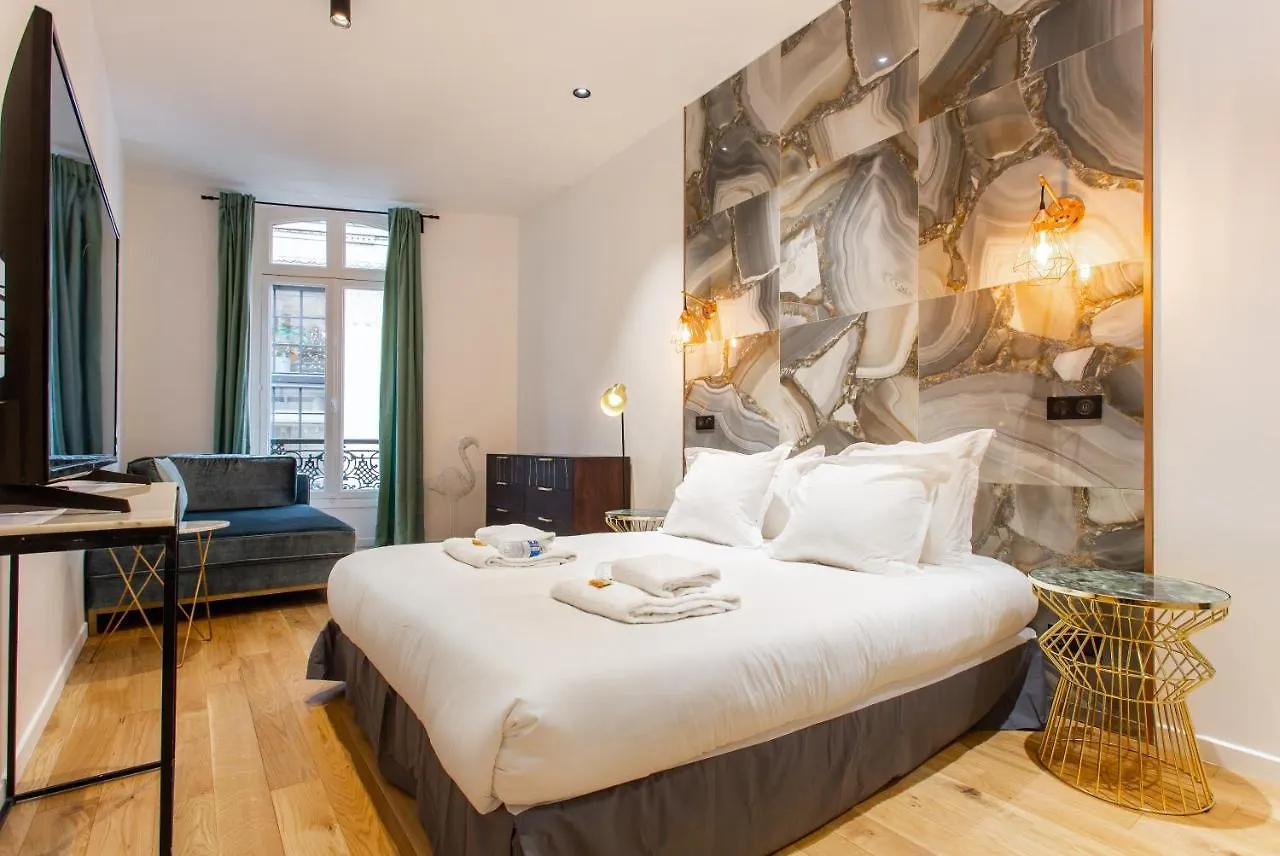 Luxury On The Champs-elysees, Heart Of