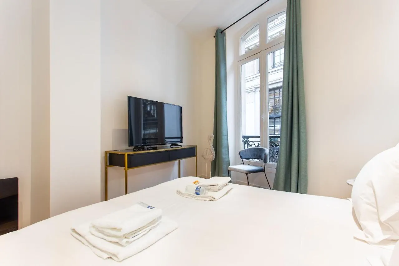 Luxury On The Champs-elysees, Heart Of *